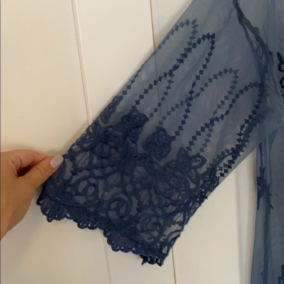 💥$3/15 Sheer cover shirt - Picture 3 of 5